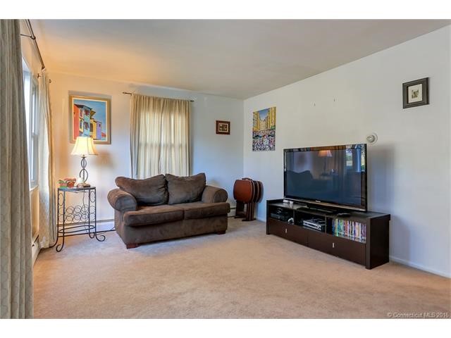 246Country Club Rd, New Britain, CT 06053