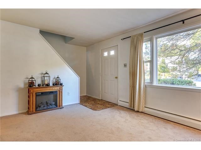 246Country Club Rd, New Britain, CT 06053