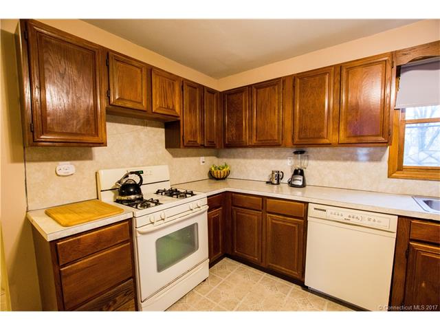 47 Oneida St, New Britain, CT 06053