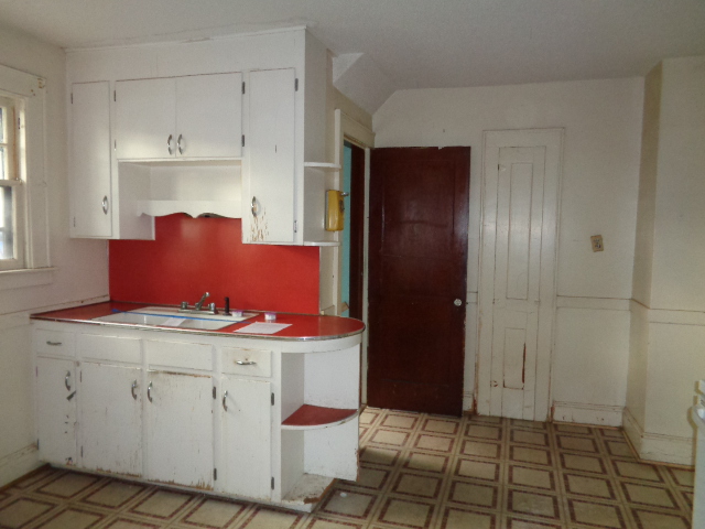 102 Roxbury RdNew Britain, CT, 06053Hartford County