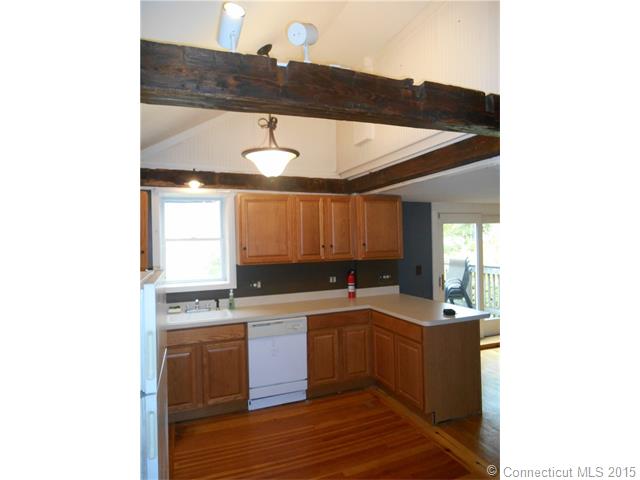61 Reservoir Rd, New Hartford, CT 06057