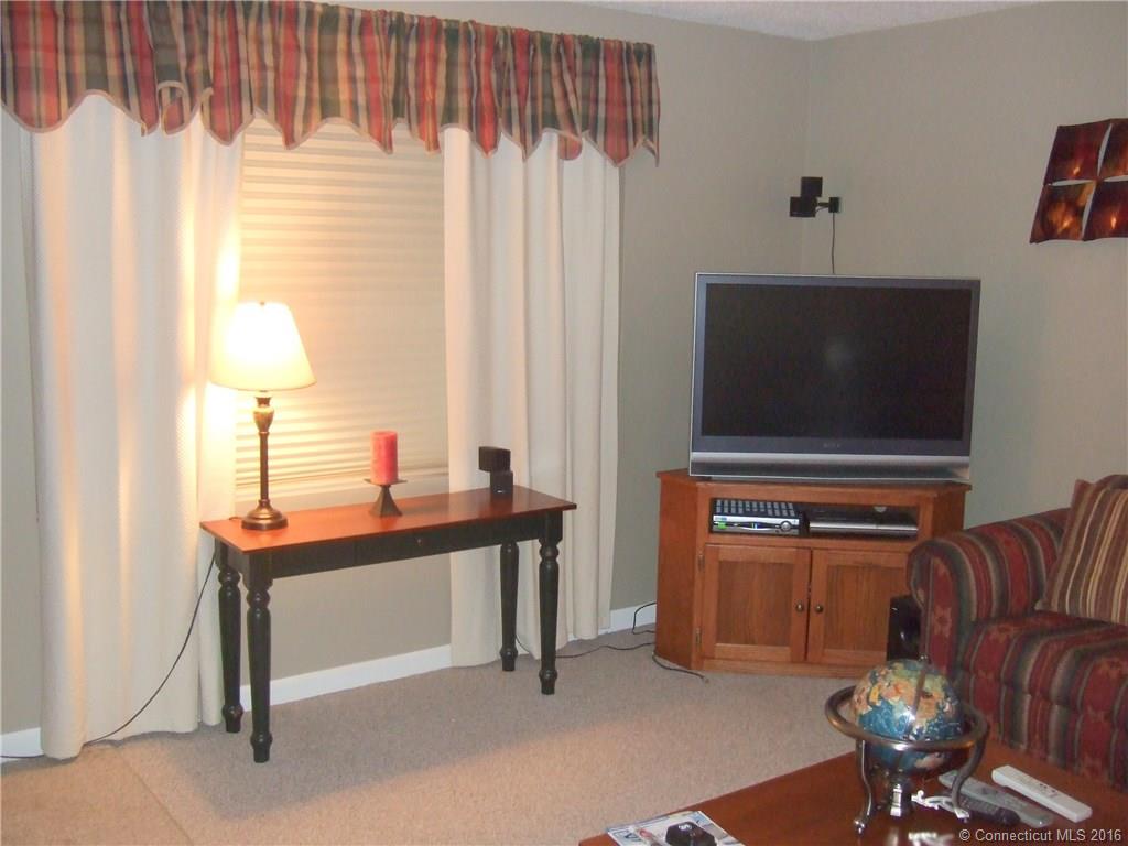 365 Woodford Ave, Plainville, CT 06062