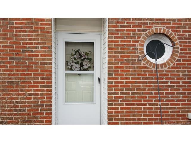 190 Tomlinson Ave, Plainville, CT 06062