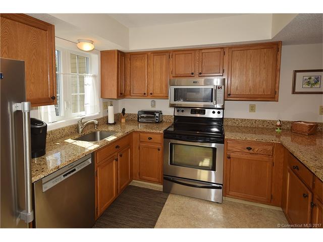 50Pierce St #59, Plainville, CT 06062