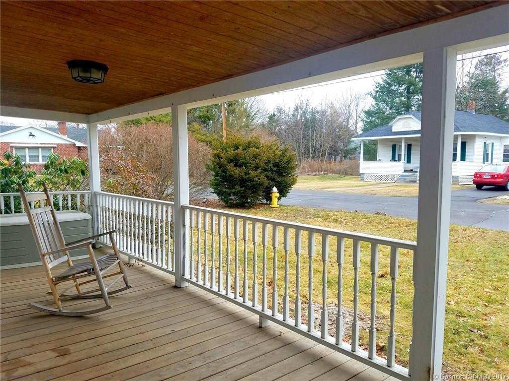 15 Bicycle St, Plainville, CT 06062