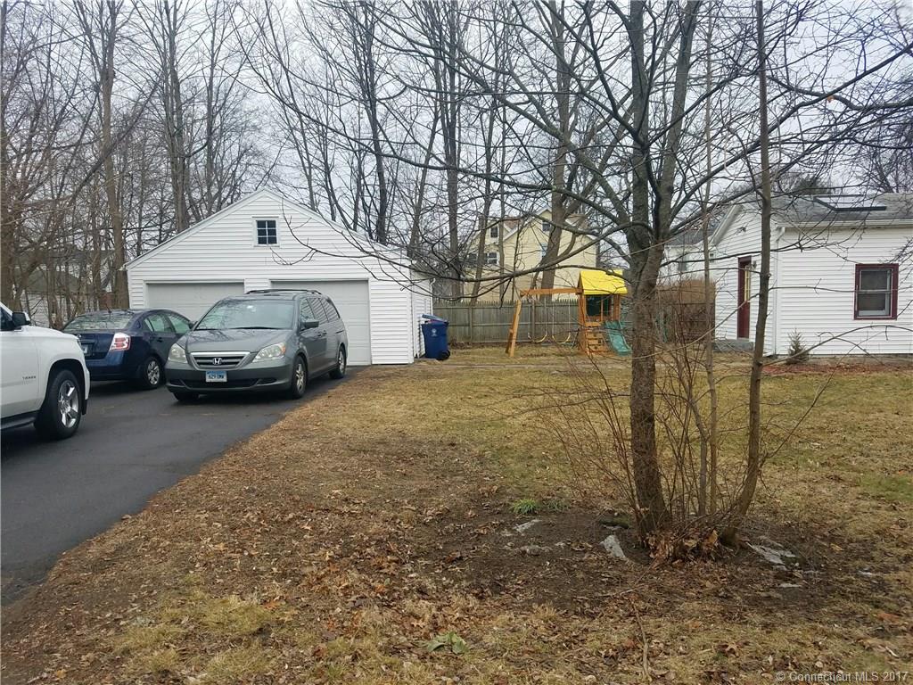 15 Bicycle St, Plainville, CT 06062