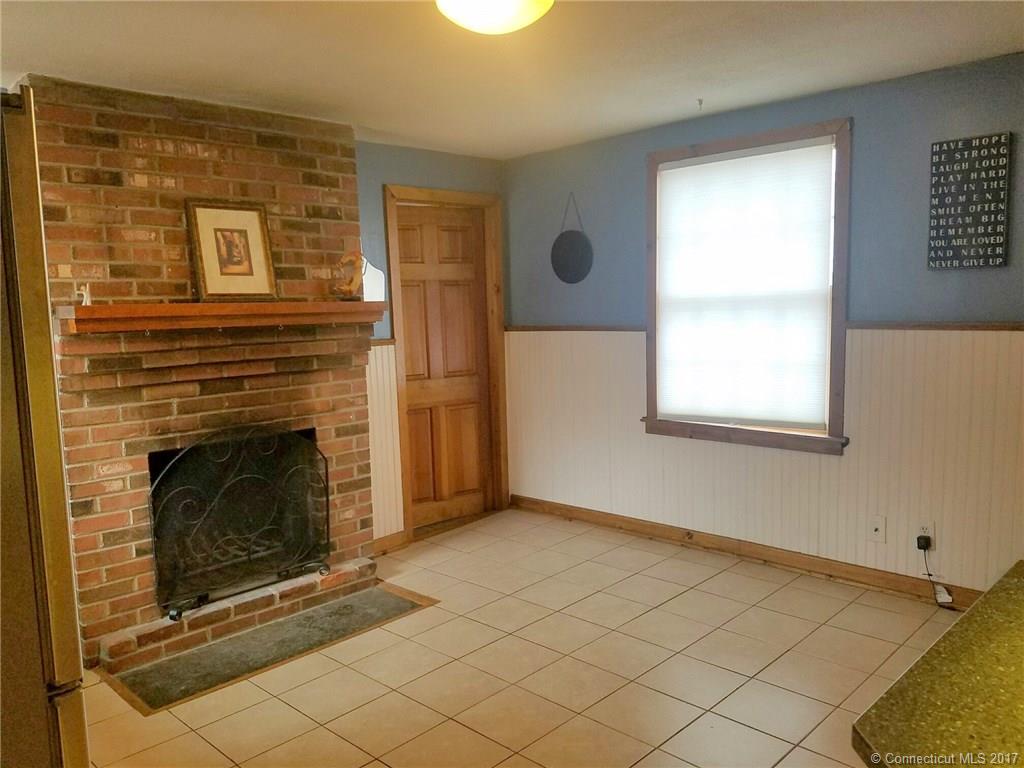 15 Bicycle St, Plainville, CT 06062