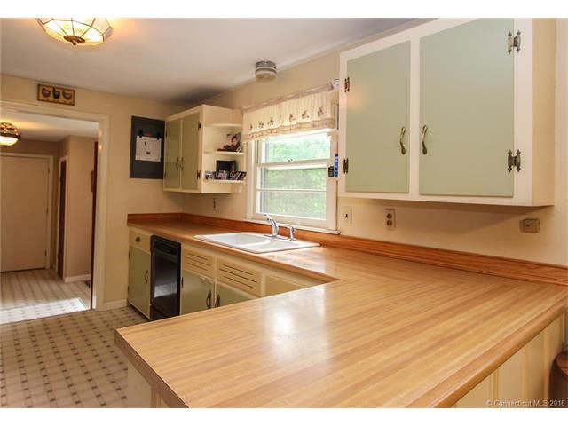 32Ripley Hill Rd, Barkhamsted, CT 06063