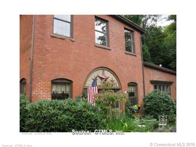 16 Vernon Ave, Vernon, CT 06066