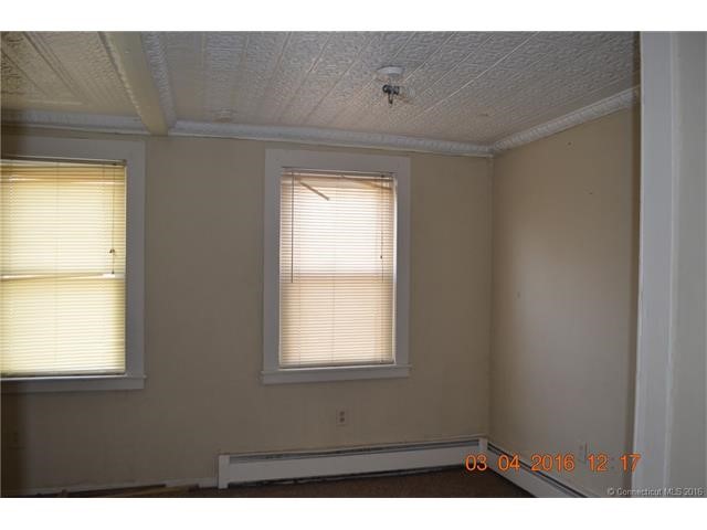 13River St, Vernon, CT 06066