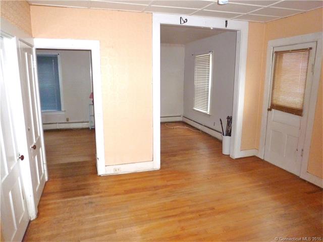 49 Mountain St, Vernon, CT 06066