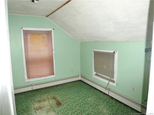 49 Mountain St, Vernon, CT 06066