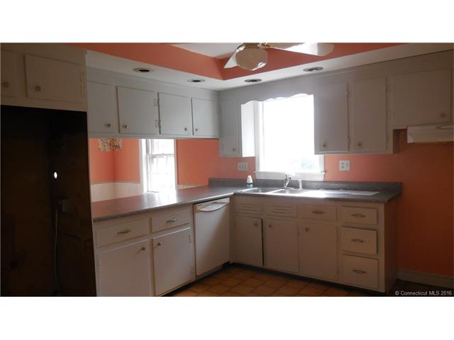 68 Prospect St, Vernon, CT 06066