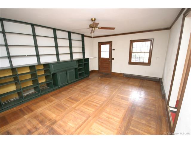 81 Seneca Dr, Vernon, CT 06066