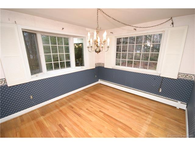 81 Seneca Dr, Vernon, CT 06066