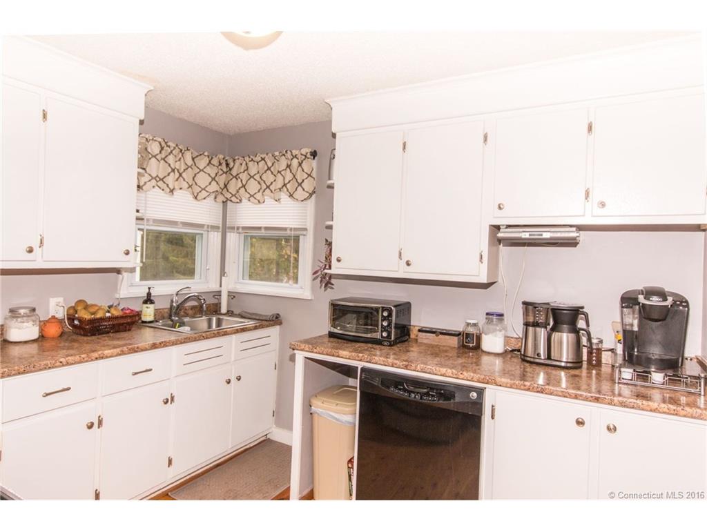 17 Progress Ave, Vernon Rockville, CT 06066