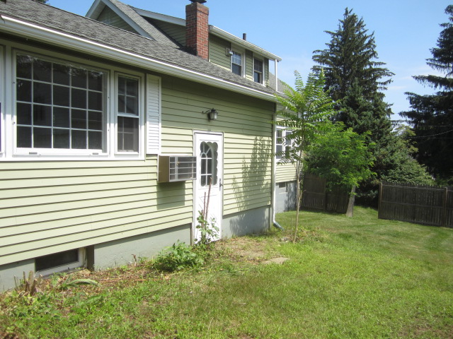 7 Reed StVernon Rockville, CT, 06066Tolland County