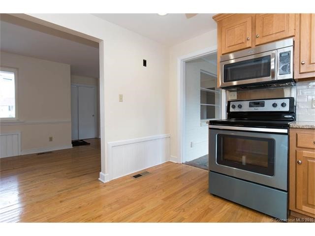 68Parsonage St, Rocky Hill, CT 06067