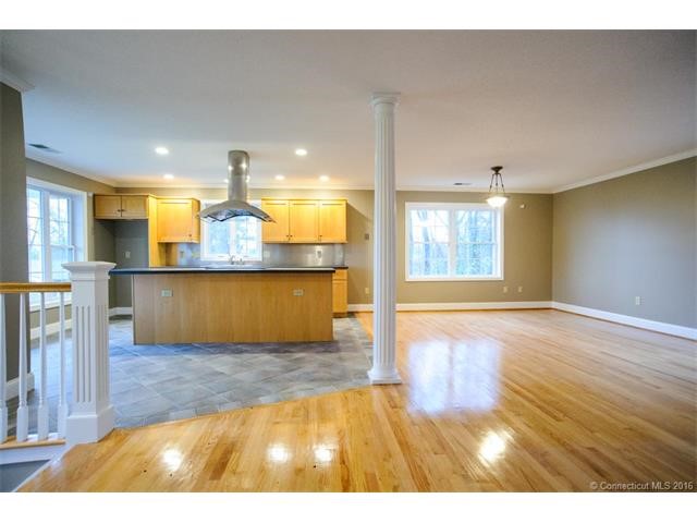 21Mountain View Dr, Rocky Hill, CT 06067