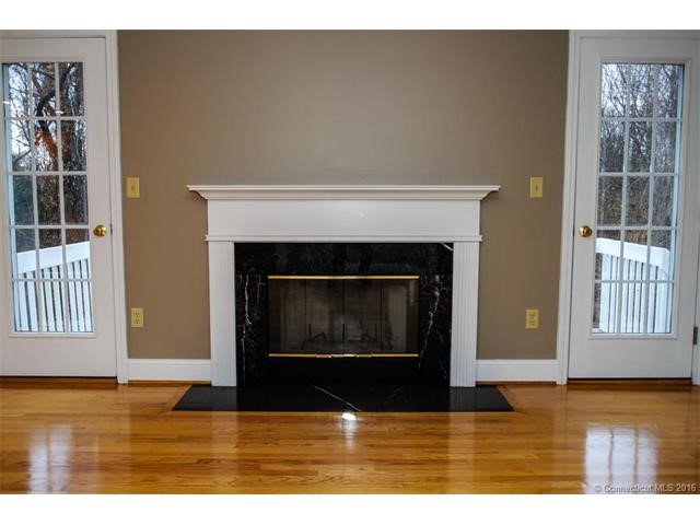 21Mountain View Dr, Rocky Hill, CT 06067