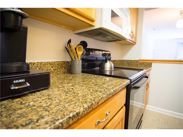 405 Watercourse Row, Rocky Hill, CT 06067