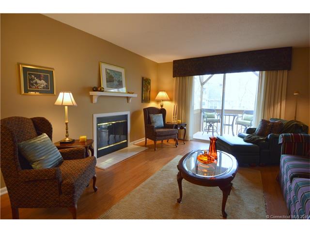 506 Holly Hill Dr, Rocky Hill, CT 06067