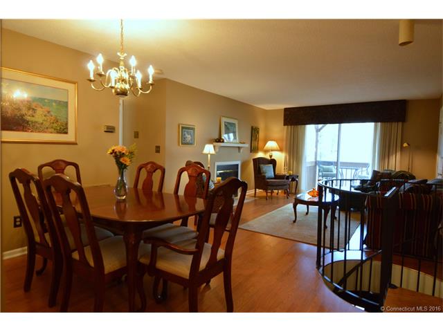 506 Holly Hill Dr, Rocky Hill, CT 06067