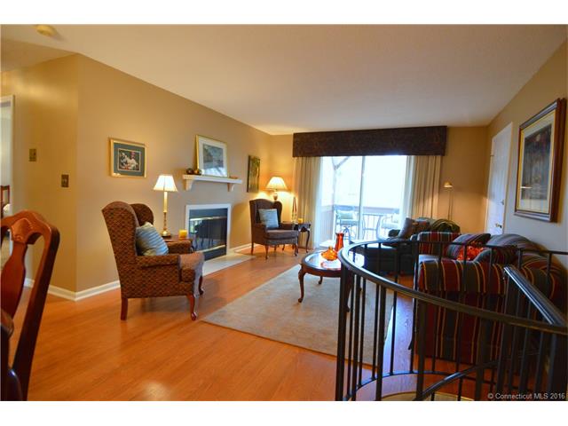 506 Holly Hill Dr, Rocky Hill, CT 06067