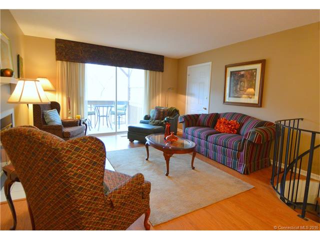 506 Holly Hill Dr, Rocky Hill, CT 06067
