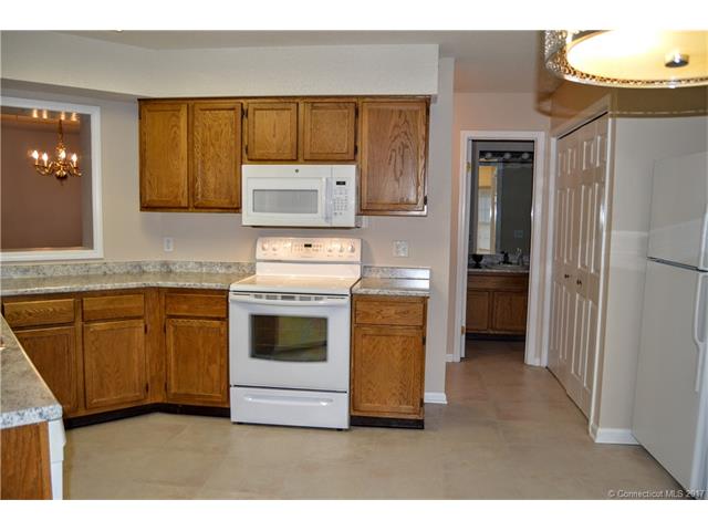 403Briarwood Ct #403, Rocky Hill, CT 06067