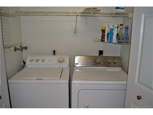 403Briarwood Ct #403, Rocky Hill, CT 06067