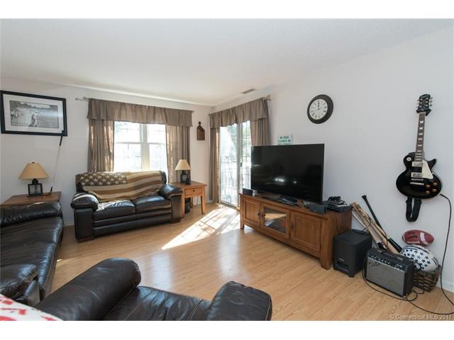 301Country Club Ct #301, Rocky Hill, CT 06067