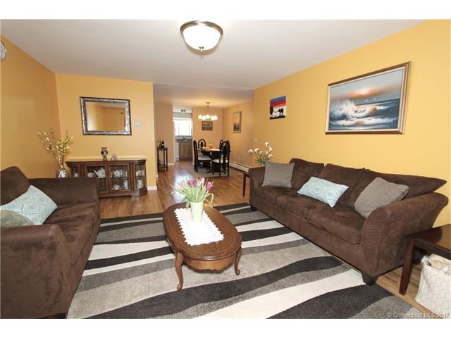 7 Carillon Dr, Rocky Hill, CT 06067
