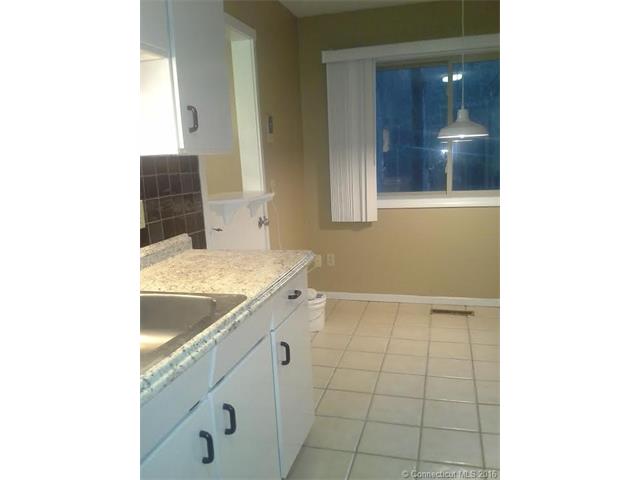 68 Library Lane, Simsbury, CT 06070