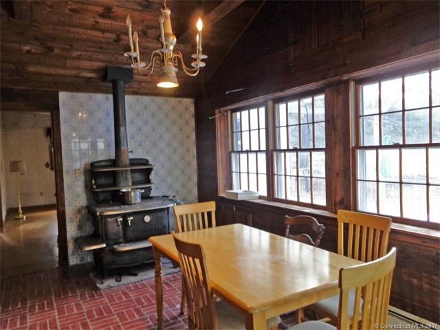 13Deepwood Rd, Simsbury, CT 06070