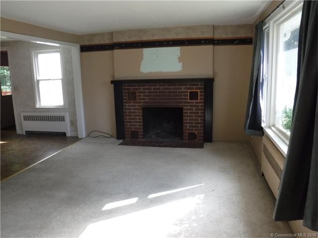 78 Maple Ridge Dr, Somers, CT 06071