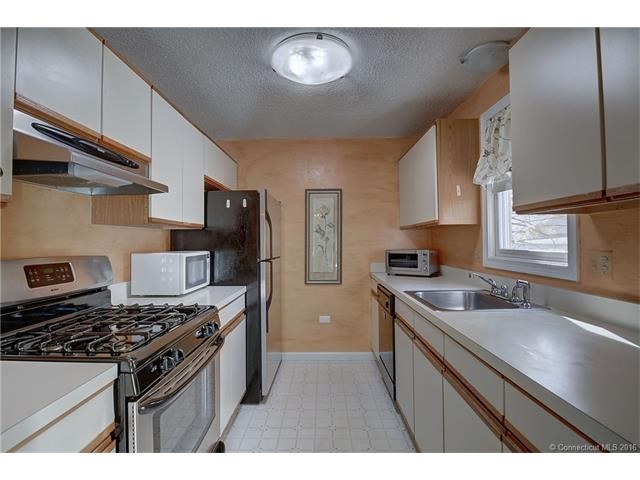 7Southgate Dr #7, Glastonbury, CT 06073