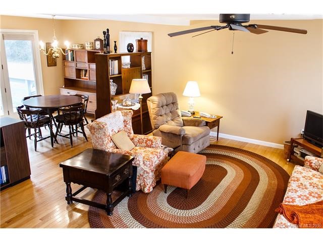 20Southgate Dr #20, Glastonbury, CT 06073