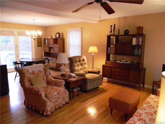 20Southgate Dr #20, Glastonbury, CT 06073