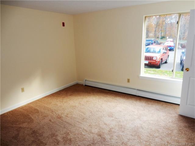 22 Amato Dr, S Windsor, CT 06074