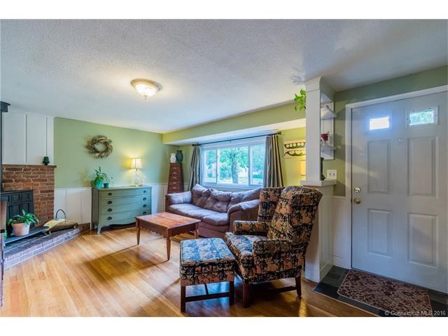 100Robert Dr, S Windsor, CT 06074