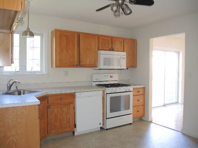2 Sedgewick Cir, S Windsor, CT 06074