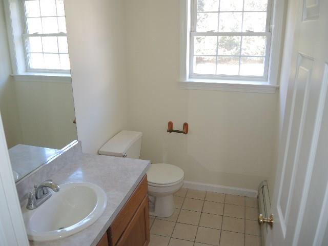 2 Sedgewick Cir, S Windsor, CT 06074