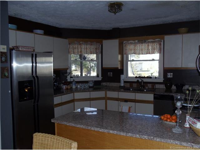7 Arrowwood Cir, S Windsor, CT 06074