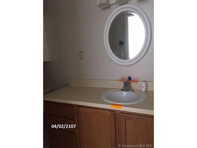 48 Candlewood Dr, S Windsor, CT 06074
