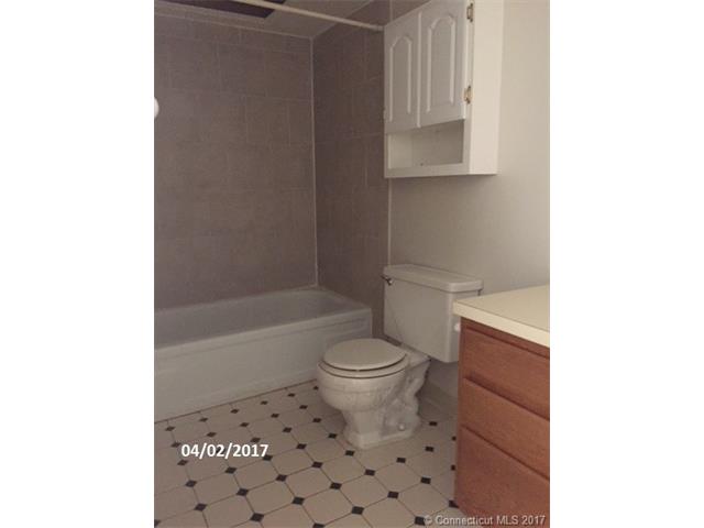 48 Candlewood Dr, S Windsor, CT 06074