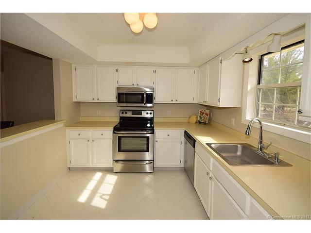1407Sunfield Dr #1407, S Windsor, CT 06074