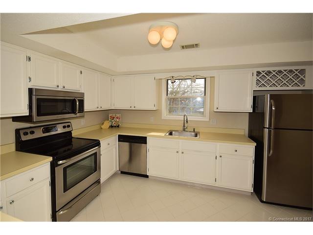 1407Sunfield Dr #1407, S Windsor, CT 06074