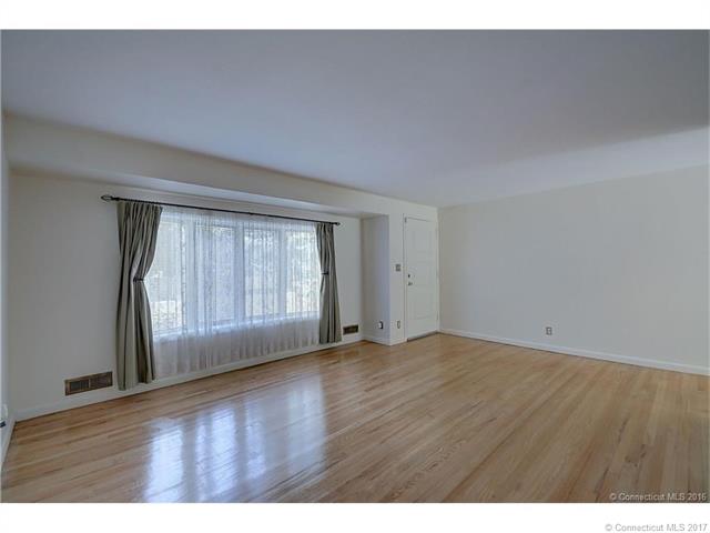 24 Lewis Dr, S Windsor, CT 06074