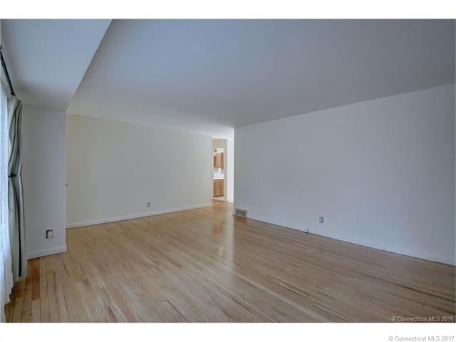 24 Lewis Dr, S Windsor, CT 06074